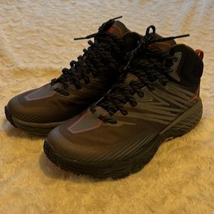 HOKA ONE ONE Speedgoat Mid GTX 2